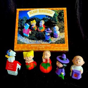 Hallmark Merry Miniatures 5 pc Halloween Figurine Collection. Complete set.